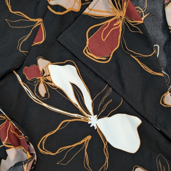 14th and Union Kimono Style Floral Blazer - Picture 3 of 5